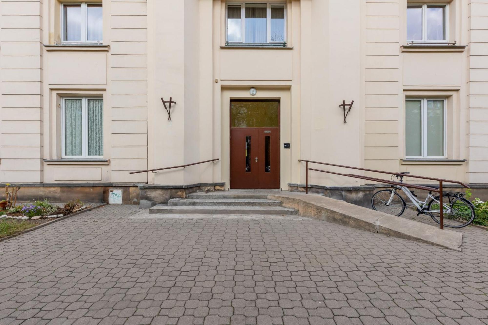 Aleja Wyzwolenia Studio with Mezzanine Warsaw Downtown by Noclegi Renters Bagian luar foto